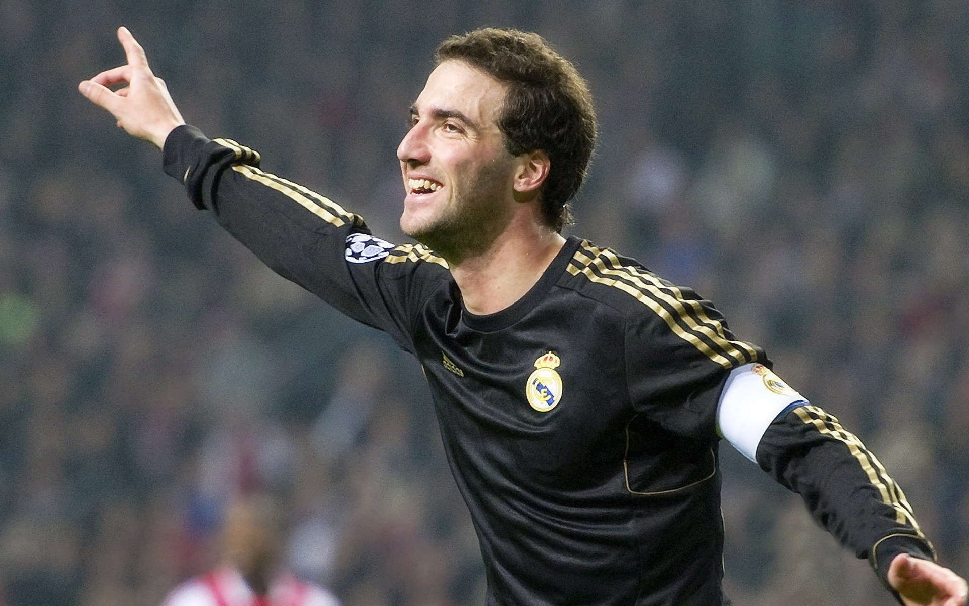 -“赛季收官:中超积分榜大洗牌”,2021中超最新积分