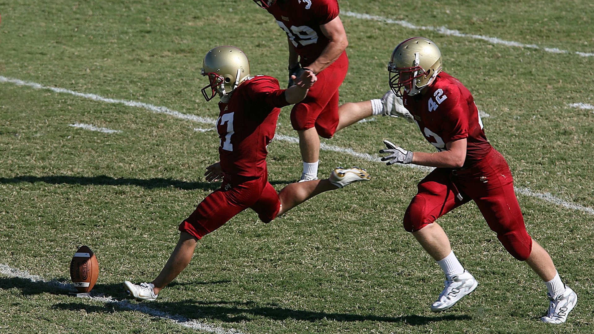 -足球直播间试点虚拟主持人技术,足球 球迷 观众模拟主持